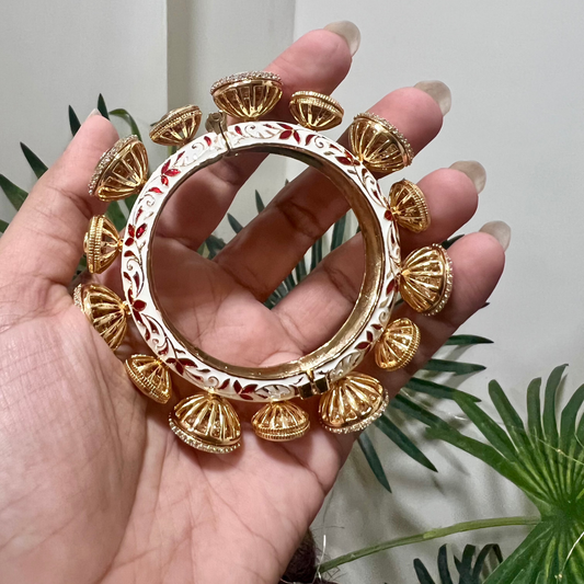 Zoya Kada